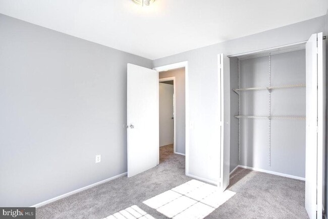 Building Photo - 700 Brandon Cir