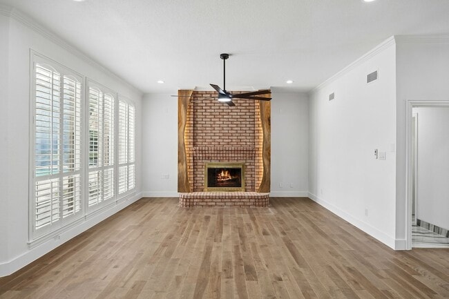 Building Photo - 3301 Queensbury Way W