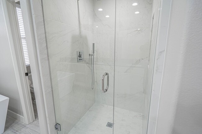 Building Photo - Woodland 3 Bedroom Home for Rent in Valencia!