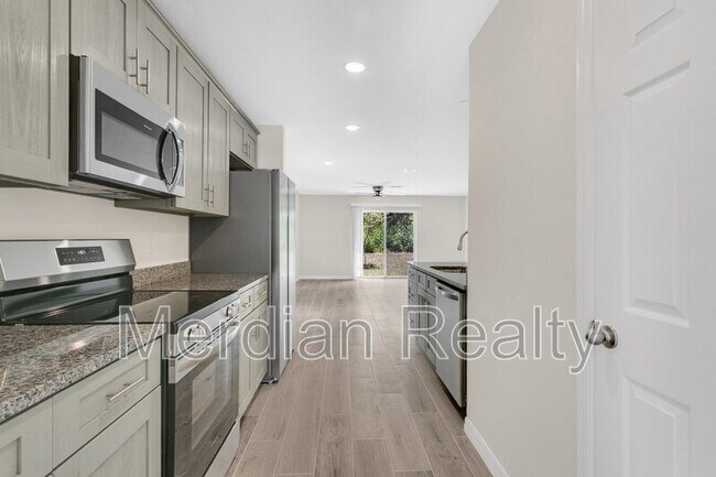 Building Photo - 2306 Fox Hollow Dr