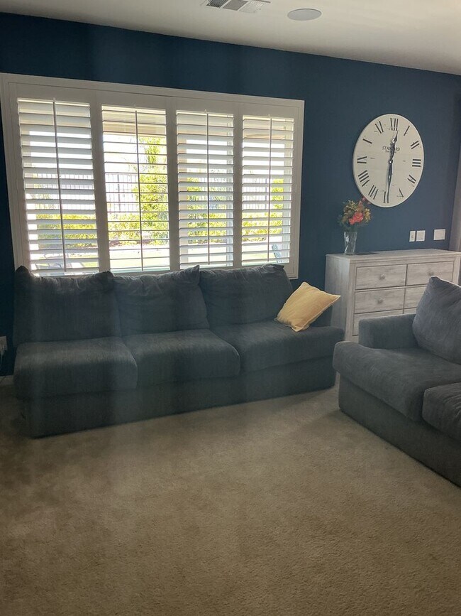 Building Photo - Riverside Home