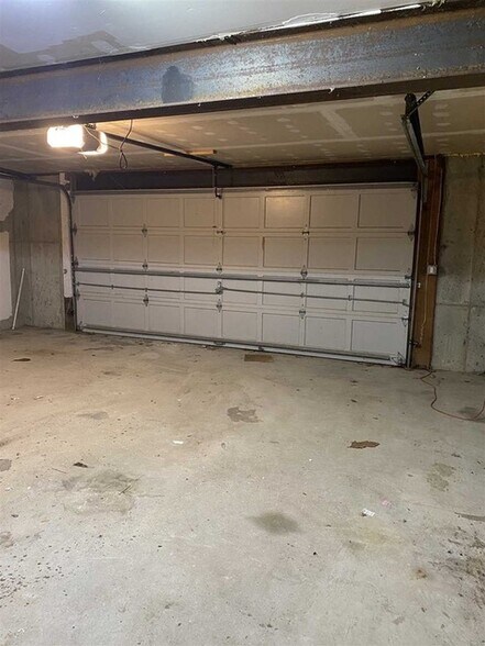 Building Photo - 272 Van Wyck Lake Rd