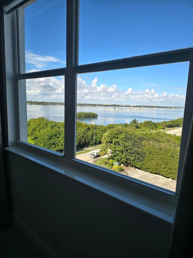 Building Photo - 3450 S Ocean Blvd