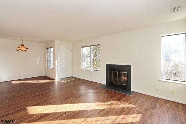 Building Photo - 87 Mayfield Rd