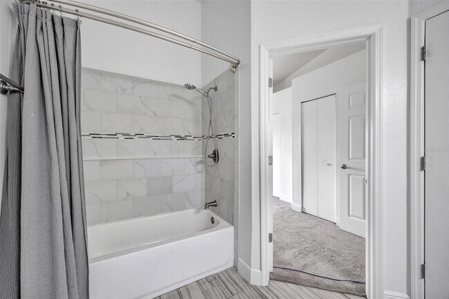 Building Photo - 6127 Bayside Key Dr
