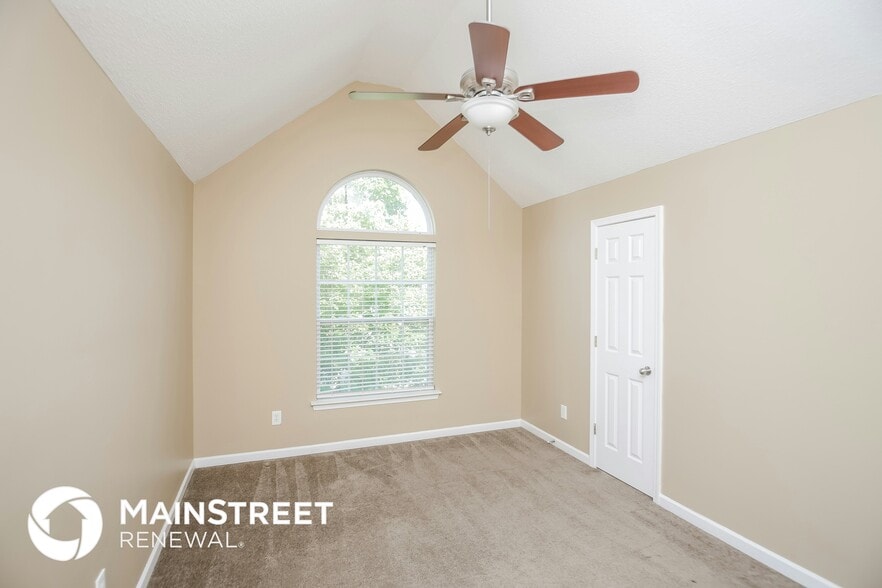 Building Photo - 2002 Reflective Waters Rd