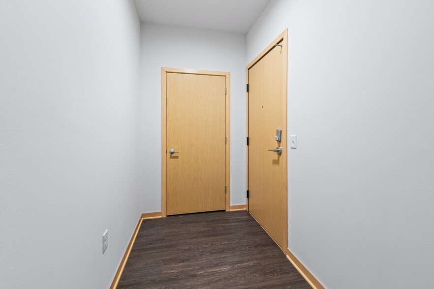 Building Photo - 1121 S Park St