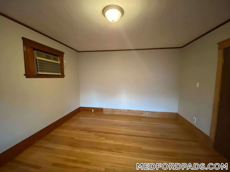 Building Photo - 60 Pinkert St