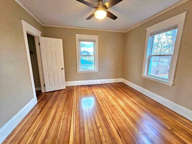 Building Photo - 10 Alton Rd