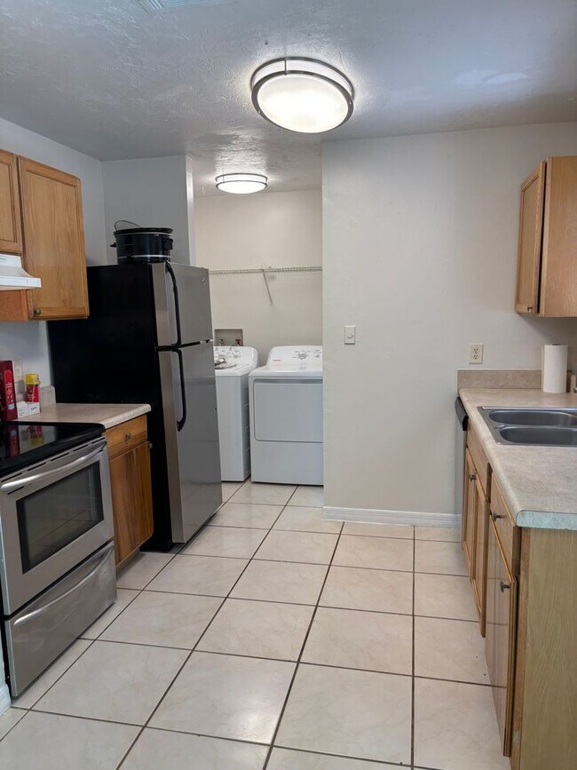 Building Photo - 322 Canal Rd