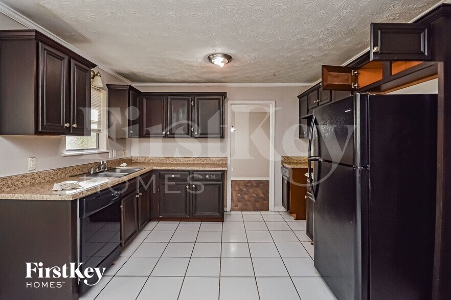 Building Photo - 975 Martin Rd