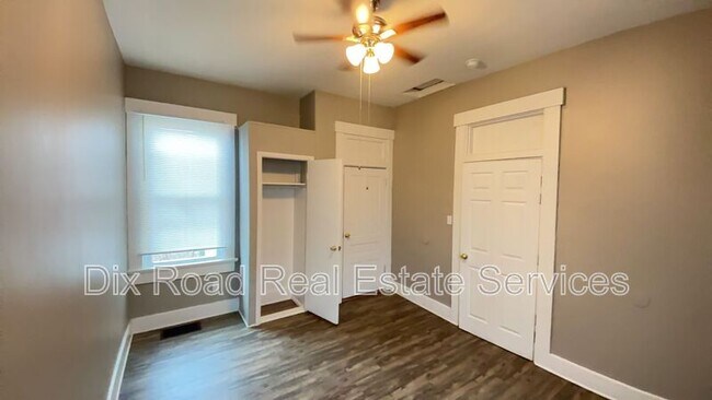 Building Photo - 252 McClure St