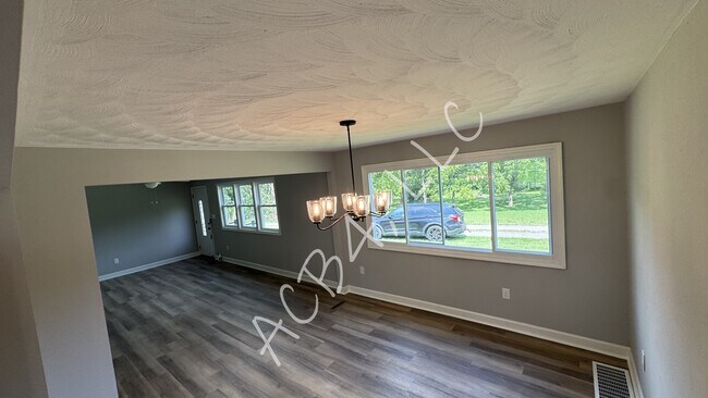 Building Photo - 43 Memory Ln