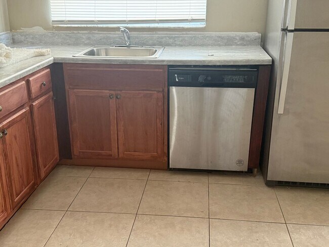 Building Photo - 3/2 on Corner lot in Altamonte Springs Available Now!