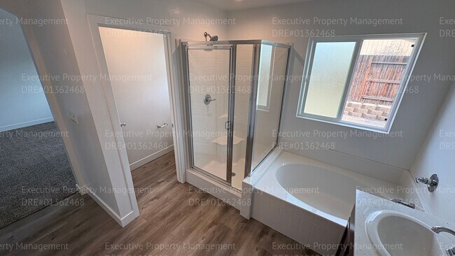 Building Photo - 5 bedroom, 2 bathroom, 3 car garage located near Taft Hwy/ Chevalier Rd