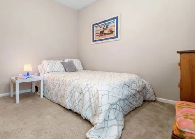 Building Photo - 8201 Green Parrot Road