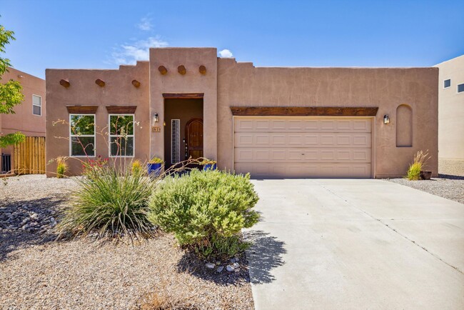 Building Photo - Single Story Beauty | Large Yard | 3 Bedro...