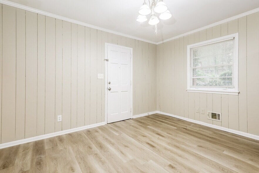 Building Photo - 3149 Beech Dr