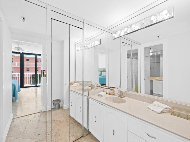 Building Photo - 2917 S Ocean Blvd