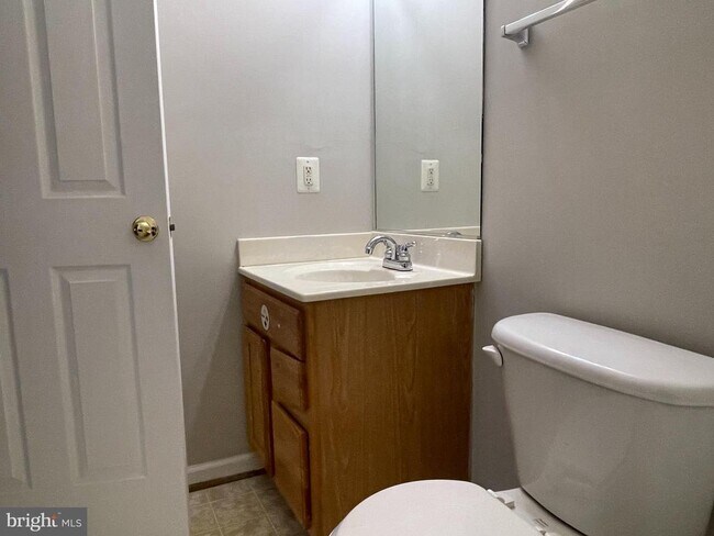 Building Photo - 27 Townes Pl