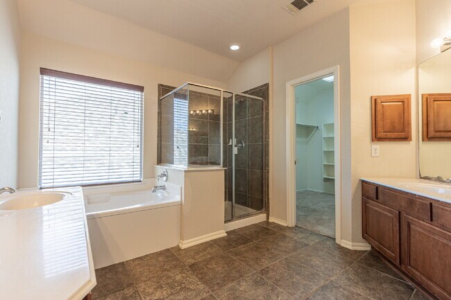 Building Photo - 1303 Alpine Pond