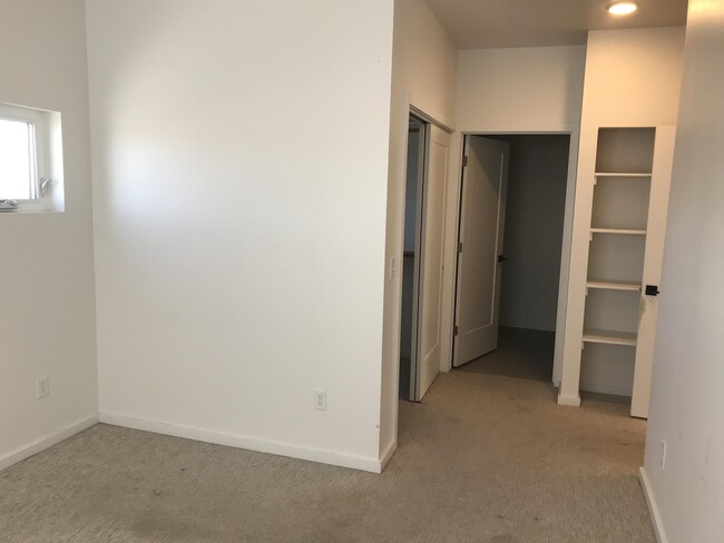 Building Photo - 2430 Tschache Ln