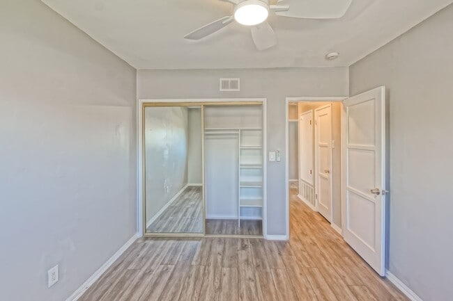 Building Photo - REMODELED, BRIGHT & AIRY 3BR2BA HOME W/ DETACHED GARAGE, CHARMING FRONT PORCH/YARD & HUGE REAR YA...