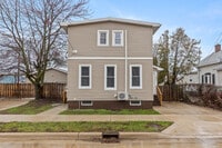 Building Photo - 1836 Lakeshore Dr