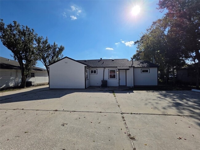 Building Photo - 13379 Force St