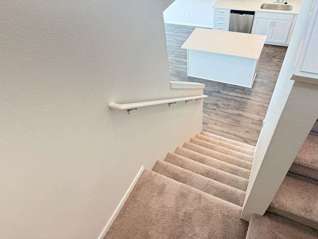 Building Photo - Newer 3 bedroom 2.5 bathroom house!