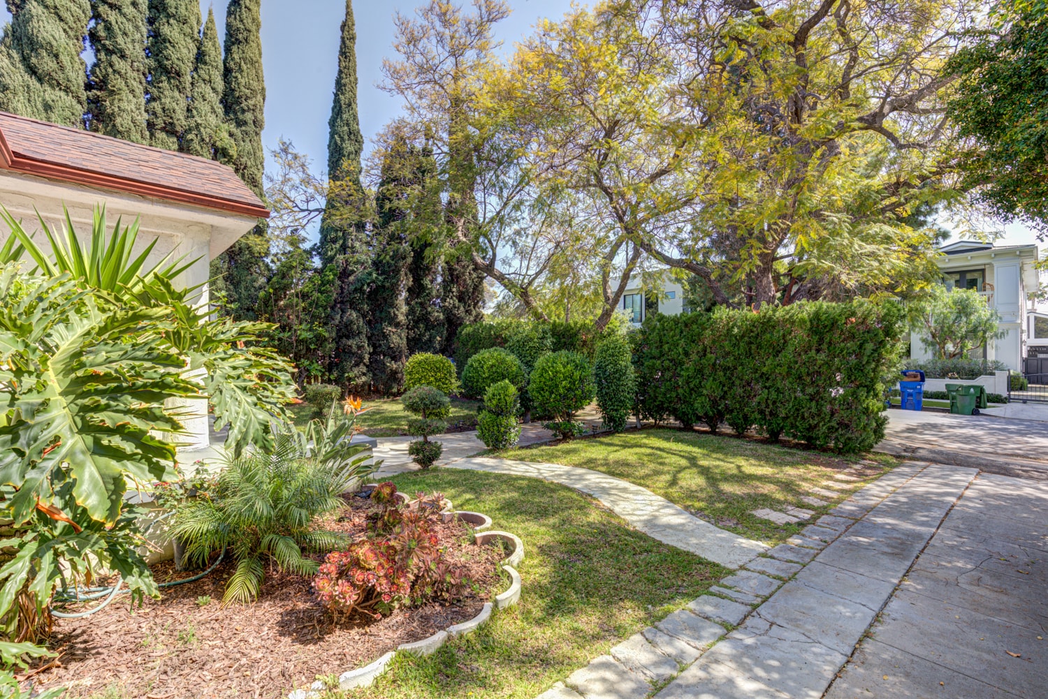 Building Photo - 835 N Ogden Dr