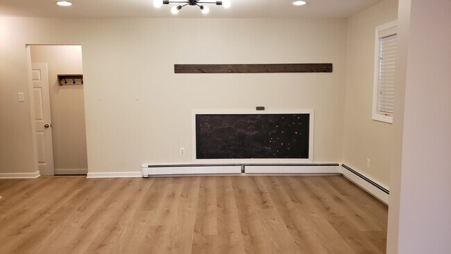 Building Photo - 635 Cumberland St