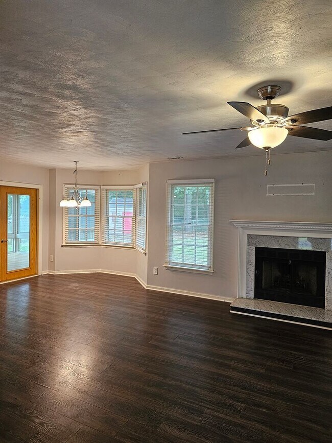 Building Photo - 803 Haskins Dr