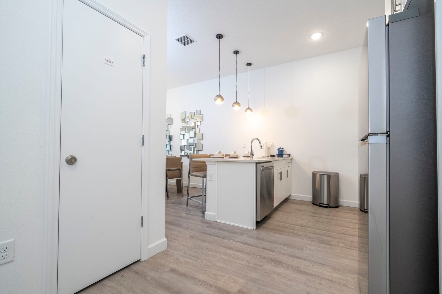 Building Photo - 513 Famagusta Dr