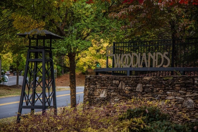 Building Photo - 2 Bedroom/ 2 bath - entry level END UNIT with side balcony- Fully Furnished and only a $500 deposit