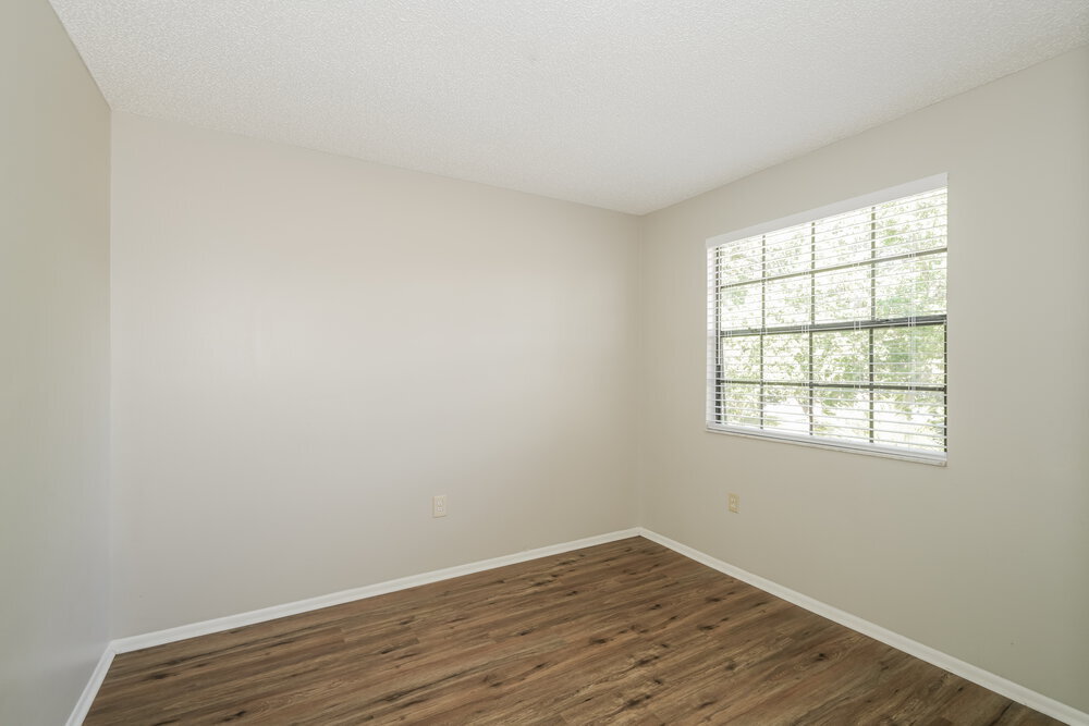 Building Photo - 856 Buttercup Dr
