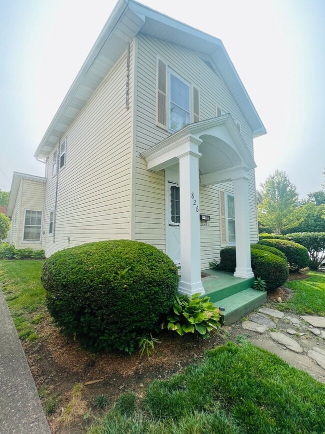 Building Photo - 2 Bedroom, 2 Bath Home furnished home in M...