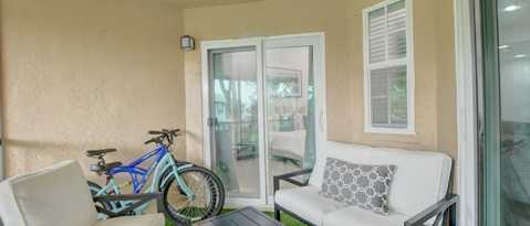 Building Photo - 6553 Via Regina