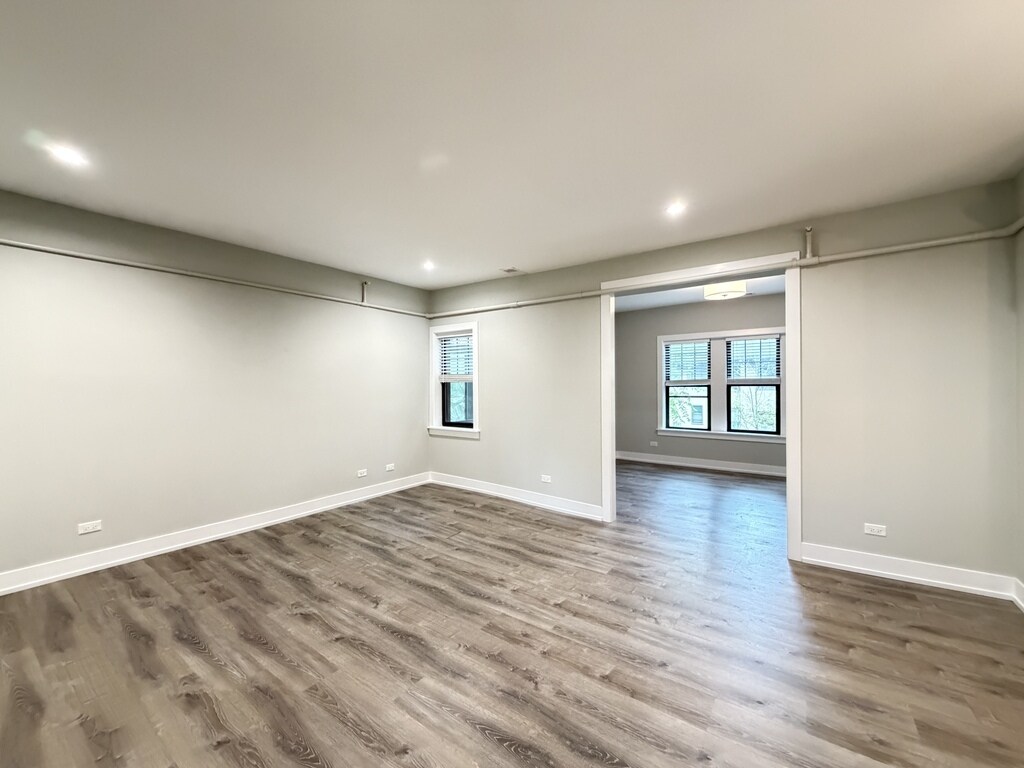 Building Photo - 911 Maple Ave
