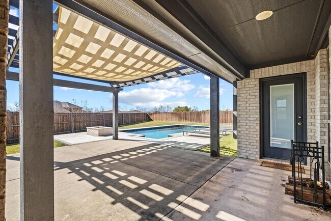 Building Photo - 314 Waverly Dr