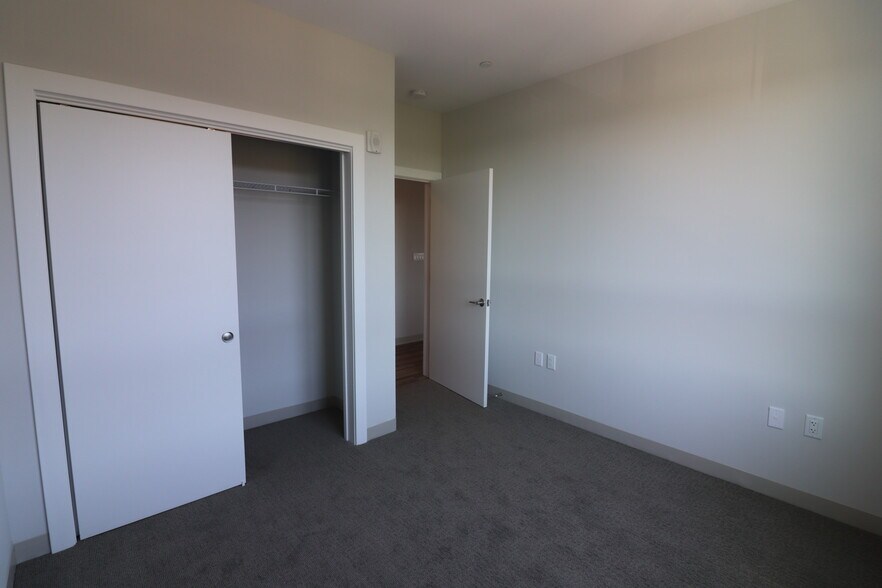 Building Photo - 162 Washington St