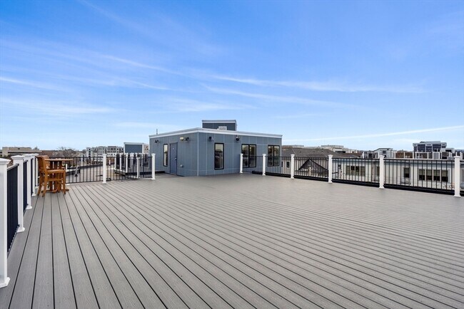 Building Photo - 150 Hancock St