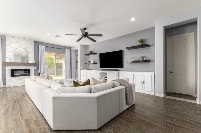 Building Photo - 26814 N 100th Ln