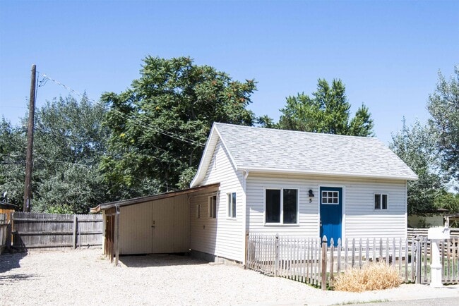 Primary Photo - 5 Wallace St