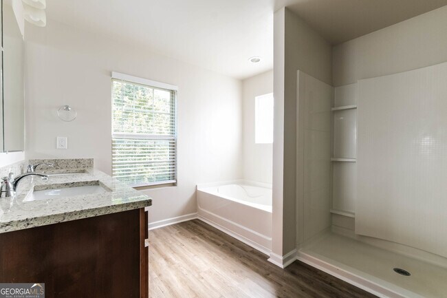 Building Photo - 207 Hollyhock Ln