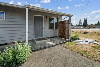 Building Photo - 130 N 4th Ave