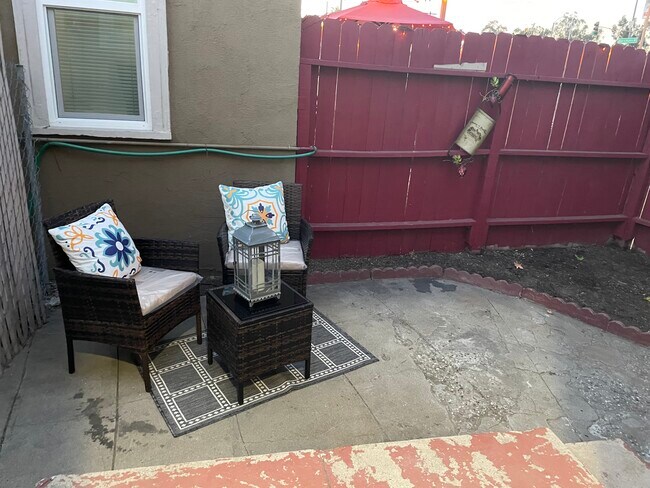 Back private patio and vegetable garden for your use - 271 Del Rey Ave