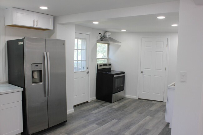 Building Photo - 966 Upper Gulph Rd