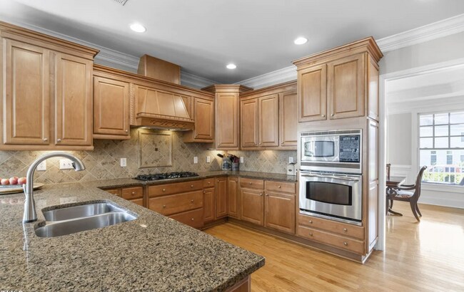 Building Photo - 1313 Legendary Ln