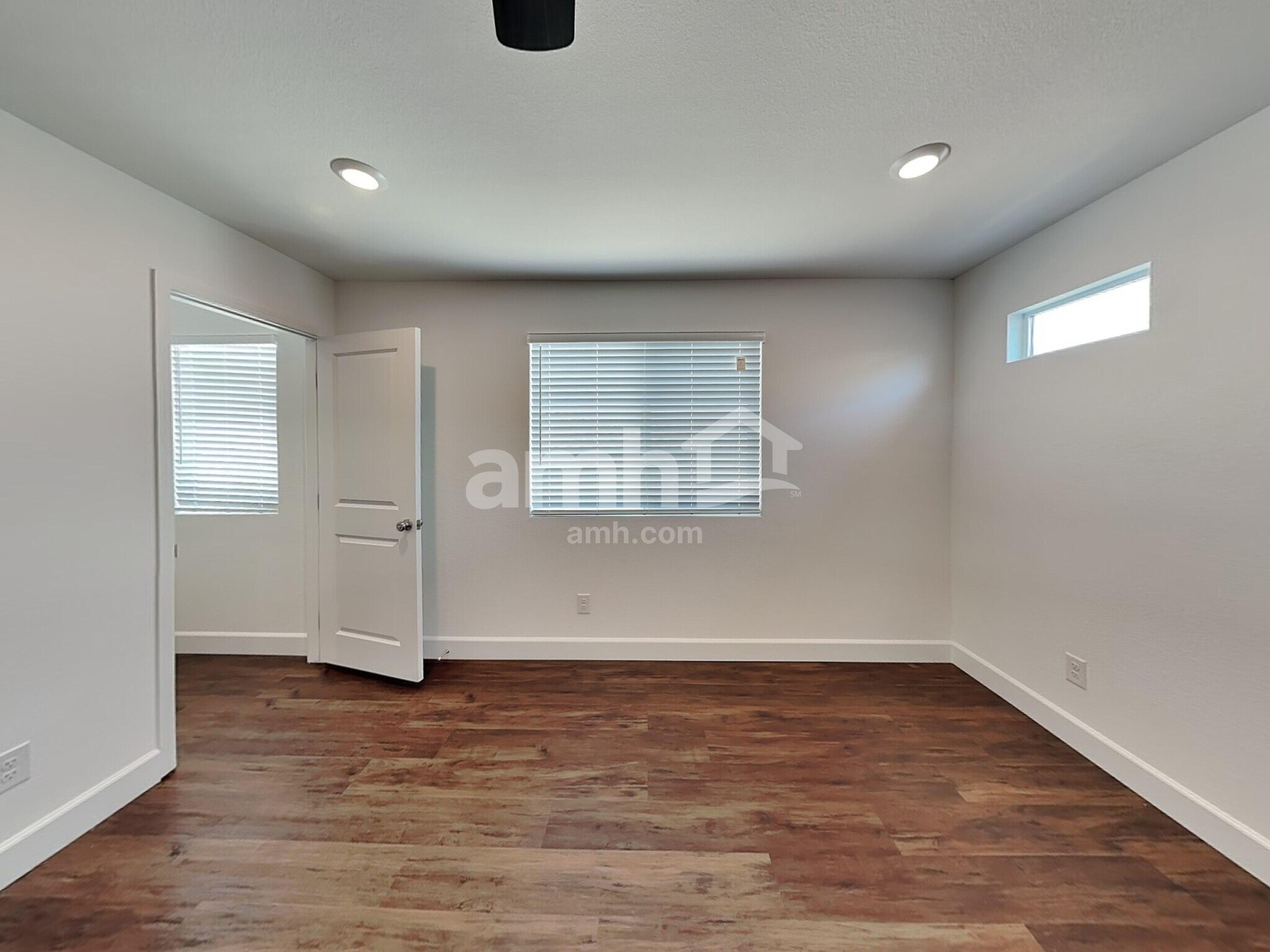 Building Photo - 10324 Beaver Tail St